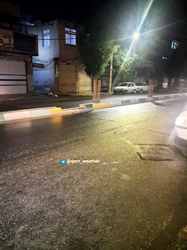 هواشناسی و اقلیم استان قم: 🌧 دقایقی قبل مطابق پیش بینی بارش نسبتا شدید رگبار تابستانی باران در محله نیروگاه قم و برخی از مناطق استان ☀️ @Qom_weathe