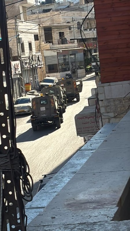 כוחות הכיבוש מסתערים על העיירה ענתא, צפונית מזרחית לירושלים הכבושה.