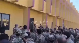 🔴עם קריאות דאעש, כך שרות כנופיות אלג'ולאני למנהיג שלהן