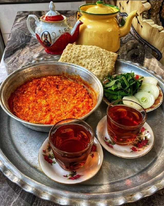 کانال فرهنگیان ایران زمین: 💗خوشبختے یعنی☀️هر صبح ڪہ چشماتو 💗باز میڪنی ببینے سالم و سلامتے ☀️و در ڪنار عزیزانت💗صبح، دیدگانت را ☀️بہ خورشید عالمتاب ب