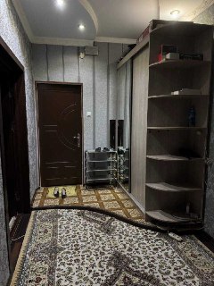 Massiv qo'yliq 5, 3-4 xonali uy sotiladi. 78 m²