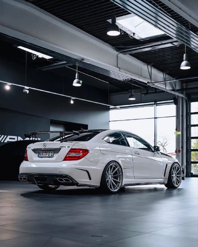 Mercedes C63 Black Series 5