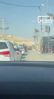 جنود الاحتلال يعتدون على شاب خلال اعتقاله في عناتا