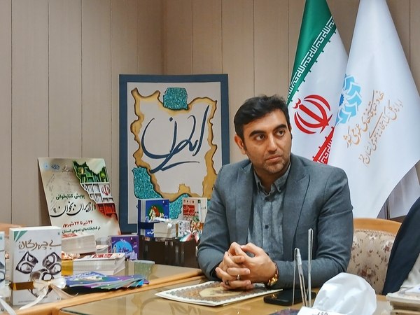 آخرین خبر قم: نخستین بسته کتاب‌های «از ایران بخوان» راهی کتابخانه‌های قم می‌شود🔹مدیرکل کتابخانه‌های عمومی استان قم: در پویش «از ایران 