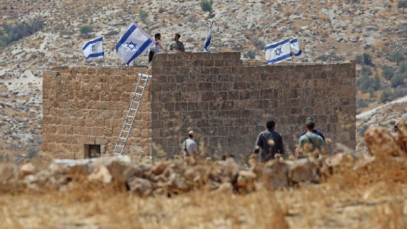 ערבים ואיסלאמיים מברכים על האיסור של בריטניה על סחורות התנחלויות, ובורנם מאשר כי ארצו "מגנה על הגינות".