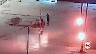 מחפשי מפתח שיכורים השאירו אזור שלם ללא חום ופוצצו רדיאטורים באוסט-אילימסק. שני גברים שיכורים ירדו לבאר הביו…