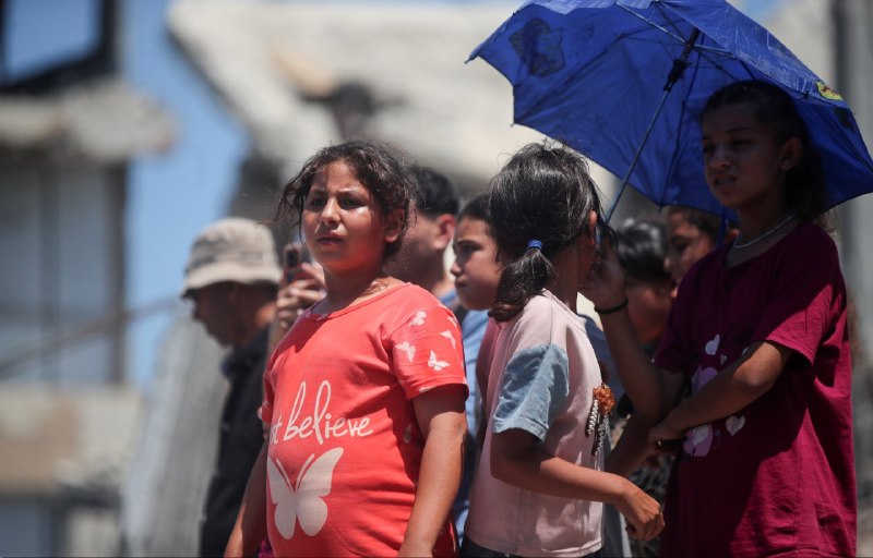 فلسطينيون يشيّعون 112 شهيداً من عائلتي حساينة وأبو شريعة