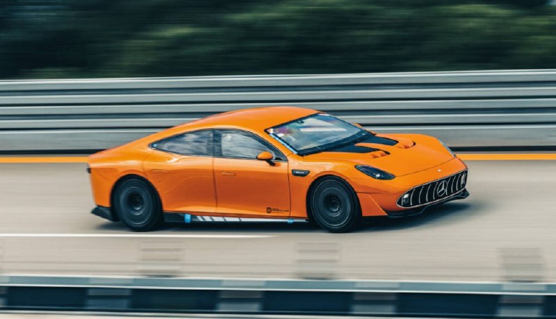 Mercedes готовит электромобили без задних тормозов...