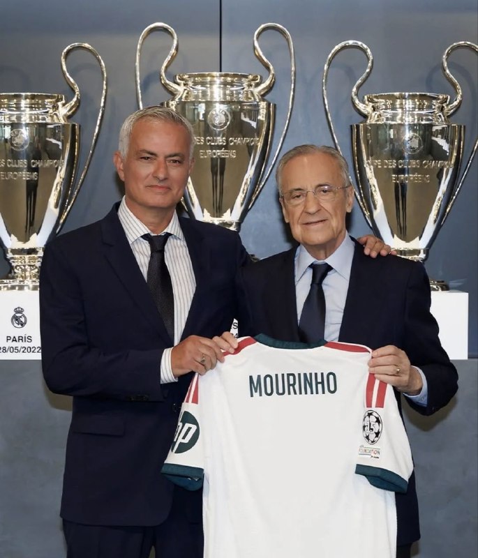 RealMadridCFNews | رئال مادرید سی اف نیوز: 💢 پاسخ آسان به مادرید🗣مورینیو:🔴 «من فکر میکردم تو بنفیکا بمونم.»🔴 «اما وقتی رئال مادرید زنگ زد، جواب ساده بود: همیشه با