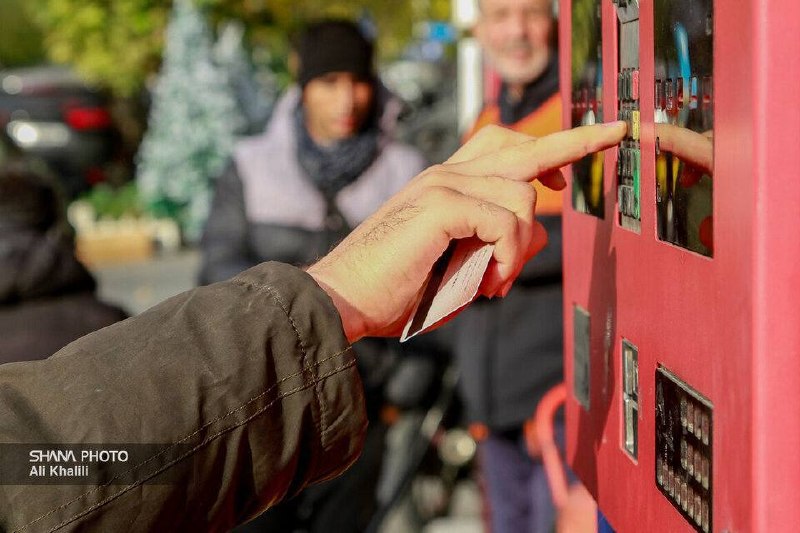 پالایش و پخش: مصرف ۶۶۸ میلیون لیتر بنزین تنها در ۵ روز 📍مجموع مصرف بنزین در اواسط مرداد امسال (۱۲ تا ۱۶ مرداد) به حدود ۶۶۸ میلیون لیتر