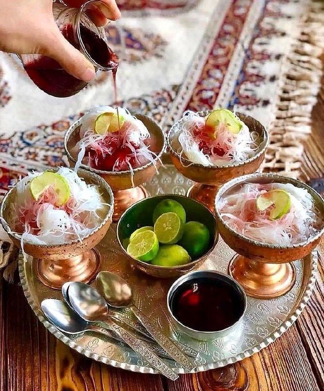 ❤️ڪافـه شـ؏ـر مجنـون❤️: يك بار هماین دوستت دارم لعنتی را به کسی نه، به خود خودت بگو.خودت برای خودت ناز کن.خندیدی به خودت بگو ای جان...لذت ببر از