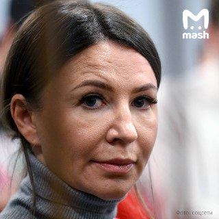 Елене Блиновской подарили 20 кг сладостей в честь 45-летия — ради вручения сахарного подгона отец блогерки отстоял шестичасовую очередь в ИК-1.По данным Mash, экс-королеве марафонов передали торт, шоколад и конфеты — на 20 кг. Все сладости разрезали и осмо