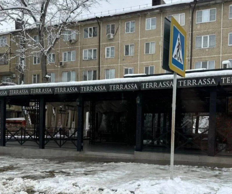 Владельца кафе «Терраса» в Буйнакске оштрафовали на 26 000 рублей за нарушения санитарных норм. фото