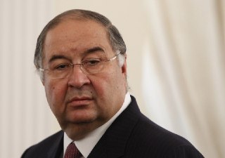 FT: в ЕС предложили разморозить активы Алишера Усманова, сохранив его в санкционном списке⚪️ Обсуждения в ЕС. Запрет на въезд и заморозка активов — это основные ограничения, которые ввели против Усманова. Как пишет FT, этот компромисс — на снятие ограничен