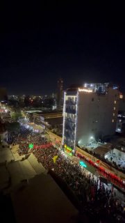 🎦 המוני אבלים עוקבים אחר גופת המנהיג ההרוג ברחוב אל-עבאס