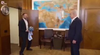 במהלך פגישתו עם שגריר ארגנטינה לכיבוש, ראש ממשלת ישראל בנימין נתניהו שולח הודעת תמיכה לנשיא ארגנטינה חוויאר…