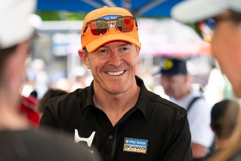 "Джентльменское расставание в IndyCar: Диксон уходит на пике славы"Зар