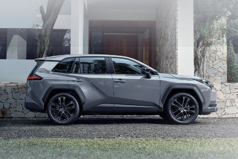 В Китае представили новый Toyota RAV4 с обычным ДВС 3
