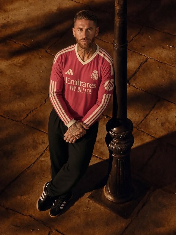 رئال مادرید توییت | Real Madrid Tweet: 📸 تصویر ادیت شده زیبا از اسطوره هامون با کیت سوم این فصل🔝🩷🥲@Real_Madrid_Tweets