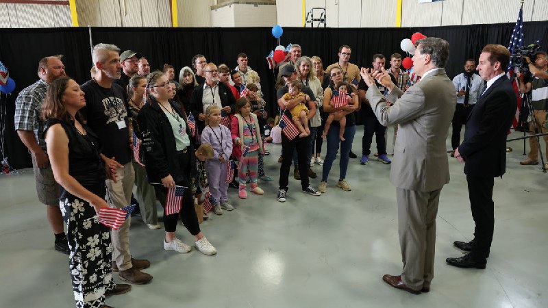 Trump administration welcomes white South Africans upon arrival