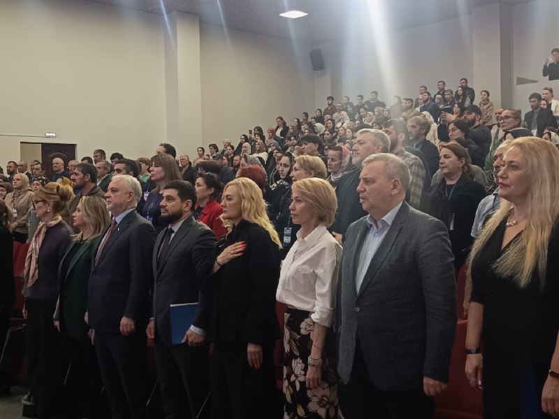 В Махачкале открылся I Республиканский слет учителей географии, он проходит под эгидой Русского географического общества. фото