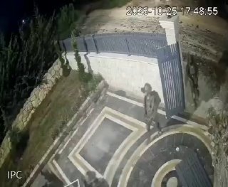 אזרח לבנוני נדהם לגלות שביתו באזור אלחמרה ליד נבטי אלפאוקה נהרס. האזרח עבדאללה עבאס פרסם סרטון מרגש המתעד א…