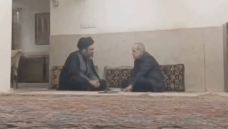 کانال خبری کنارصندل: ⭕️این روزها تصویری در شبکه های اجتماعی منتشر شده که تحت عنوان دیدار رئیس جمهور با رهبر انقلاب دست به دست میشود، در حا