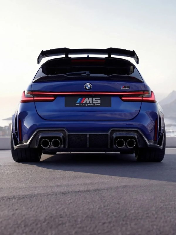 BMW M5 Competition Touring 2
