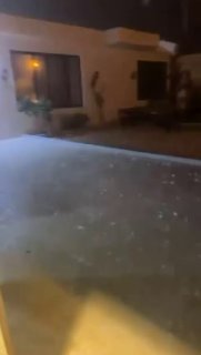 סערה קשה בצפון ערב הסעודית הרסה עשרות מכוניות תנאי מזג אוויר לא יציבים וגשמים עזים באזורים הצפוניים של ערב…