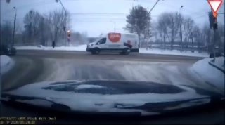 Кажется мужику нужно почистить карму 😄