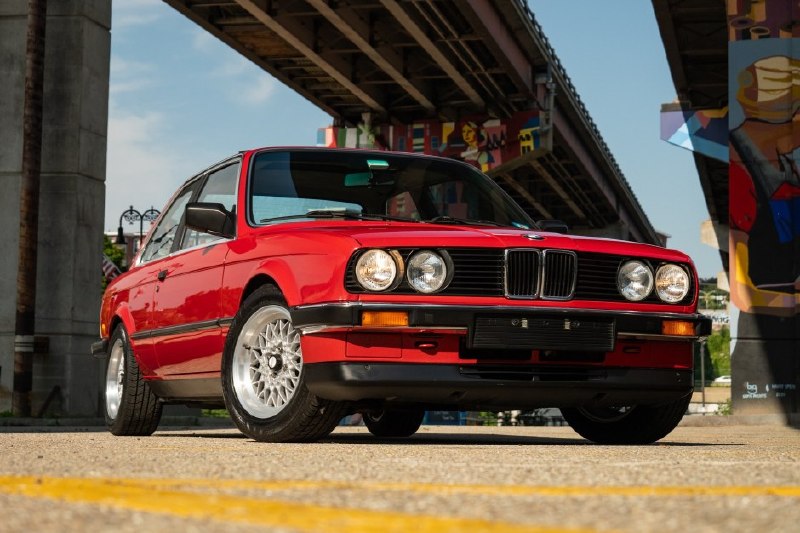 Сегодня мы хотим поделиться с вами интересной новостью из мира BMW! 🏎На аукцион