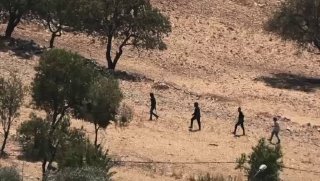 התכנסויות של מיליציות מתנחלים לקראת מאחז ההתנחלויות החדש שהוקם על אדמות הכפר ברקה ממזרח לרמאללה.