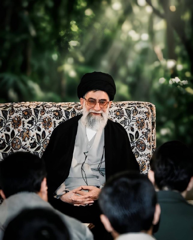 مبتلا 🇮🇷: پِلکی زَدیم و وقتِ خداحافظی رسیدساعت برای با تو نِشستن حَسود بود- عبدالجبار کاکایی -@moobtala