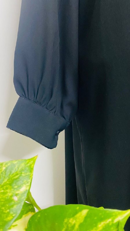 حجره "حریر آسمان": 🥀عبا یاس 🥀✨زیپ جلو مناسب شیردهی✨مغزی دوزی مشکی✨جنس : کرپ کریستال ✨مناسب سایز ۳۶ تا ۴۸❌از تولید کننده بخری کلی به نفعته‼️