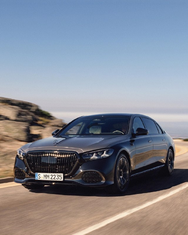 Обновлённый Maybach S-Class стал ещё более люксовым — теперь у него подсвечивается буквально всё: от 6