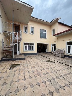 Комолон да участка сотилади     Орр: Эски Самарканд дарвоза туйхонаси