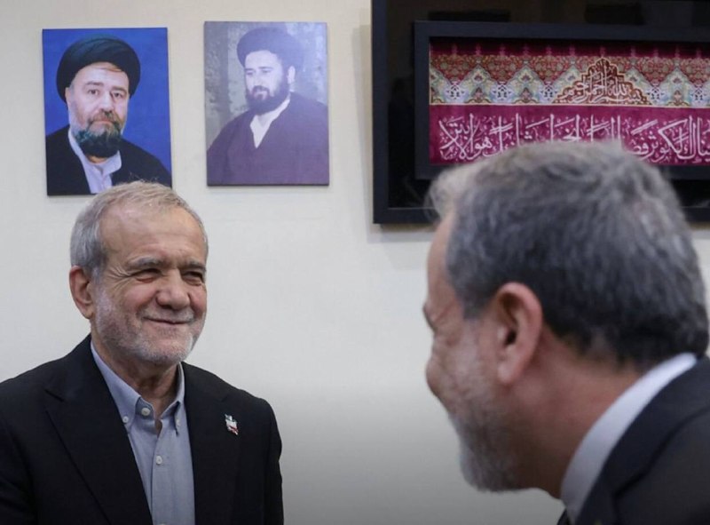 خبرفوری ࡆ اخبارفوری ࡆ جنگ فوری امریکا: ❌اسماعیل سقاب اصفهانی، مشاور و معاون پزشکیان: روز شنبه که رهبر را زدند، چهارشنبه دولت تشکیل جلسه داد. در آن جلسه عراقچی