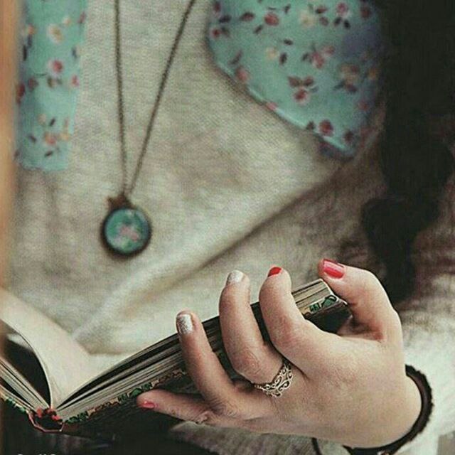 ᯽ 𝘬ꫝꪖ𝓽ꫀ𝘳ꫀ ᯽: 🤍🫧🤍به وقت ِ عصریک جرعه شعرمهمانم باش من واژه واژه ی عشق رادر کنج ِ دلمسپید نوشتمتا به وقت ِ آمدنت تاجی از یاس ببندمبر پر