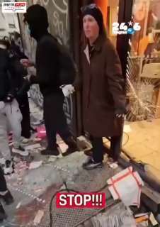 🇮🇱 A leftist French woman joined the student protests, but was amazed when the Muslim immigrants who were with her started robbing stores. She shouted "this is not the fight" they pushed her aside, told her to shut up and said they had "urgent shopping" to do. Israel News.