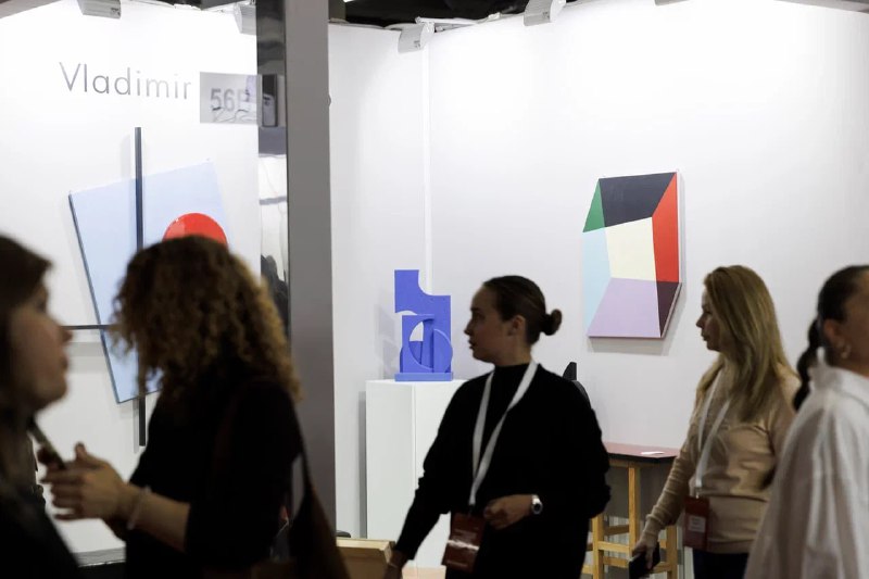 Яркие акценты и нестандартный декор делают интерьер запоминающимся. Даже по отдельности эти приемы работают отлично, а вместе и вовсе творят магию.... - изображение 2 - декор, можно, яркие