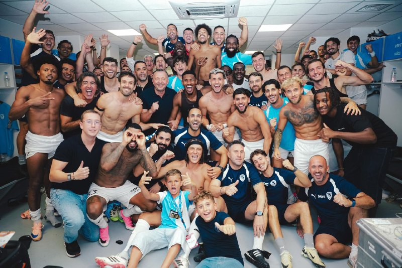 Futball Bad Tv ⚫: پافوس با هدایت ریکاردو ساپینتو به لیگ کنفرانس صعود کرد.پ.ن: پافوس و ساپینتو تو یه رقابت اروپایی حضور دارن اما چلسی حضور