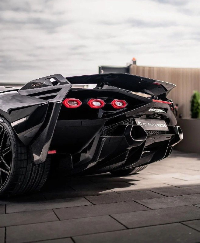 Lamborghini sian Roadster 2