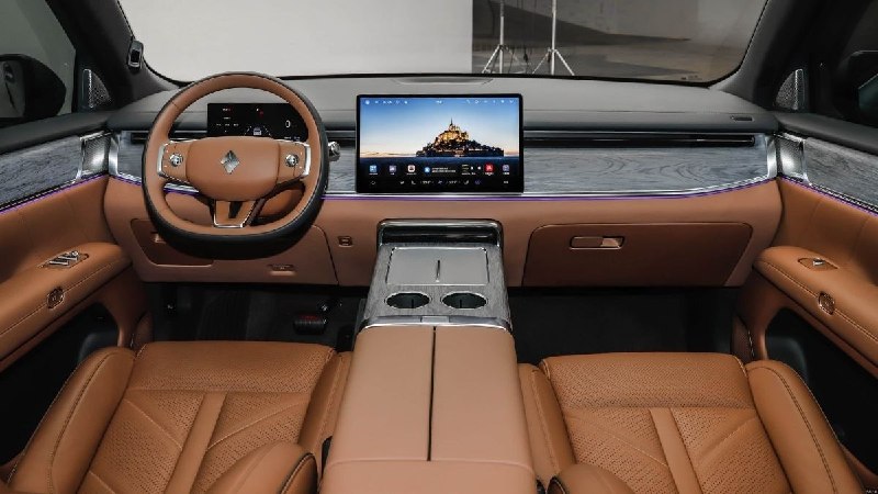 General Motors и SAIC представили 5,2-метровый флагман 4