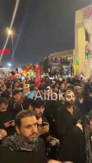 עם הפזמונים העיראקים, המפקד לוקח את הלוויה בארצו של סבו חוסיין עליו השלום