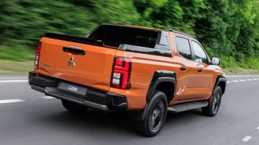 Новый Mitsubishi L200 — это просто рестайл или один из главных пикапов для наших дорог на ближайшие  4