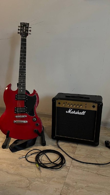 Продам гитару и комбик. Всё вместе 500 GEL, по отдельности гитара в идеальном состоянии 300 GEL, ком