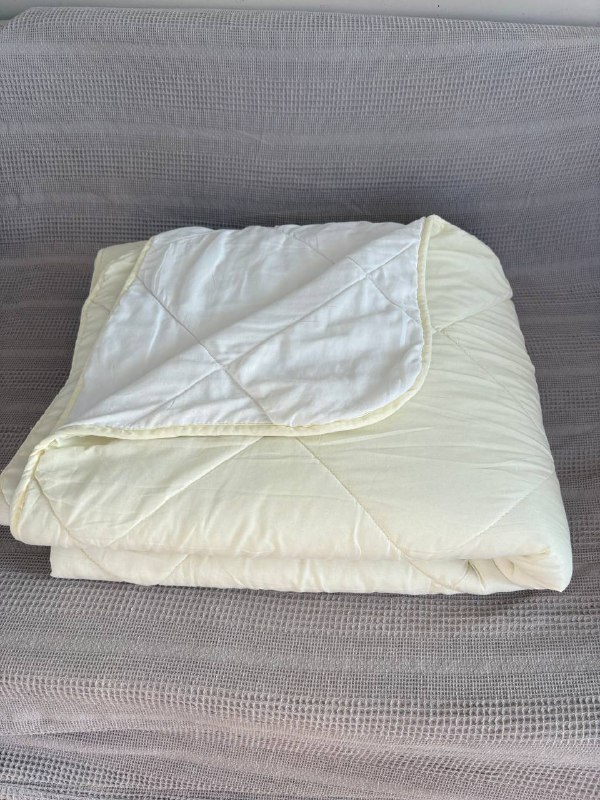 Одеяло Jysk, 200*220, куплено в прошлом году. 35 лари — фото 1