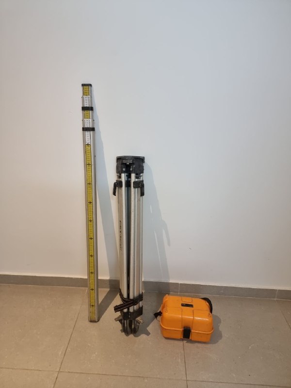 Продам полный комплект оптического нивелира