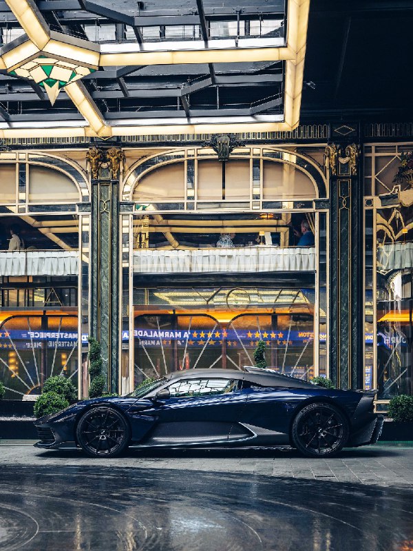 Aston Martin Valhalla 5