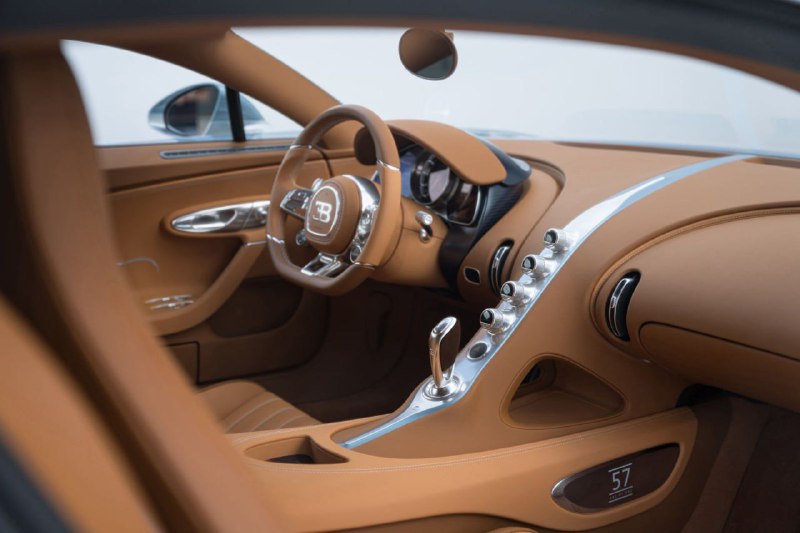 Bugatti представили эксклюзивный Chiron в ретро-стиле 7